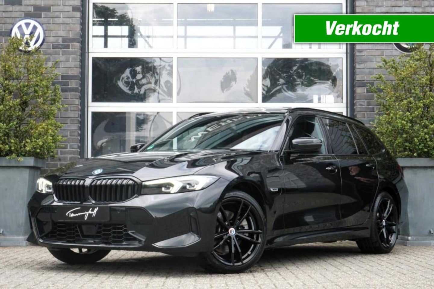 BMW 3-serie Touring - TOURING 330E LCI XDRIVE M-SPORT - LEDER - PANO - AMBIENTE - AutoWereld.nl