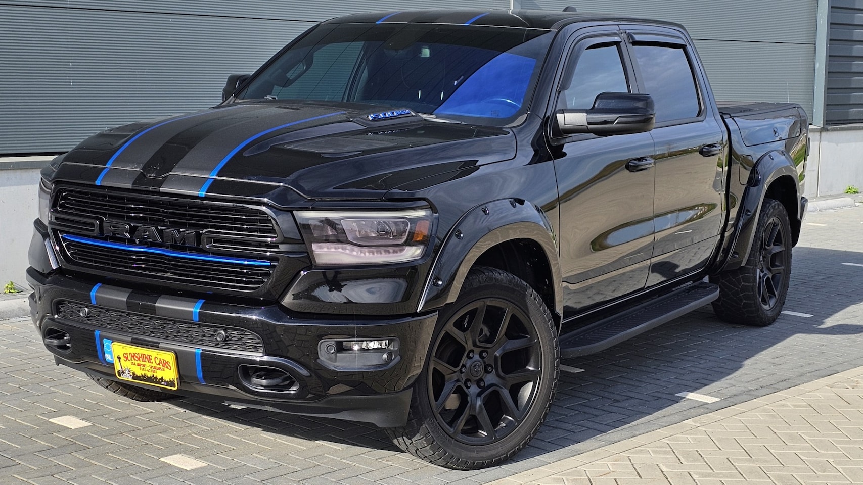 Dodge Ram 1500 - 1500 LARAMIE/SPORT 4X4 CREW CAB. RAMBOX 5,7LTR V8 AUT. NIGHT EDITION - AutoWereld.nl