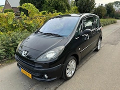 Peugeot 1007 - 1.4-16V Sesam Sporty