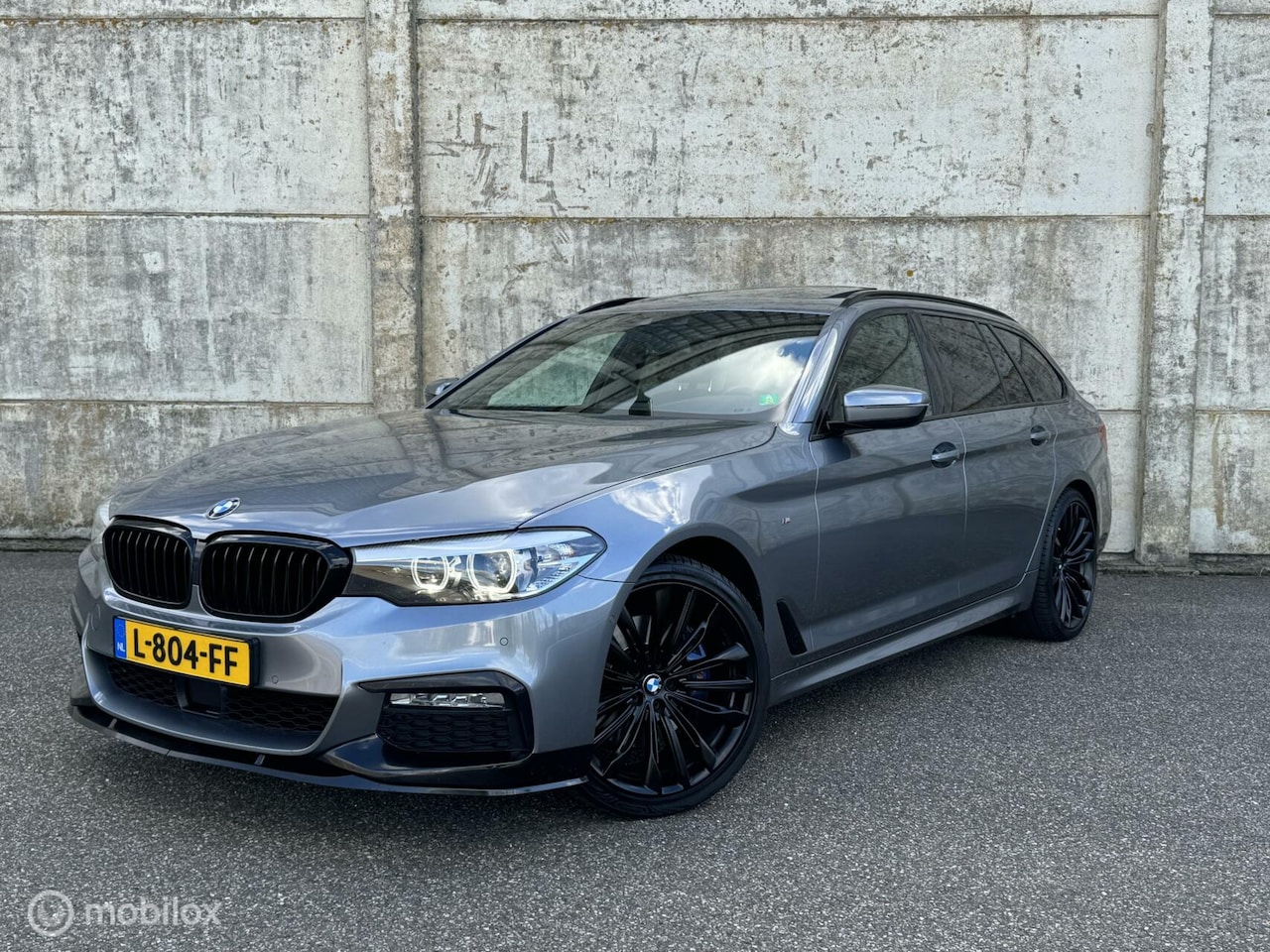 BMW 5-serie Touring - 530i M-Pakket/Pano/Leder/Headup/trekhaak - AutoWereld.nl