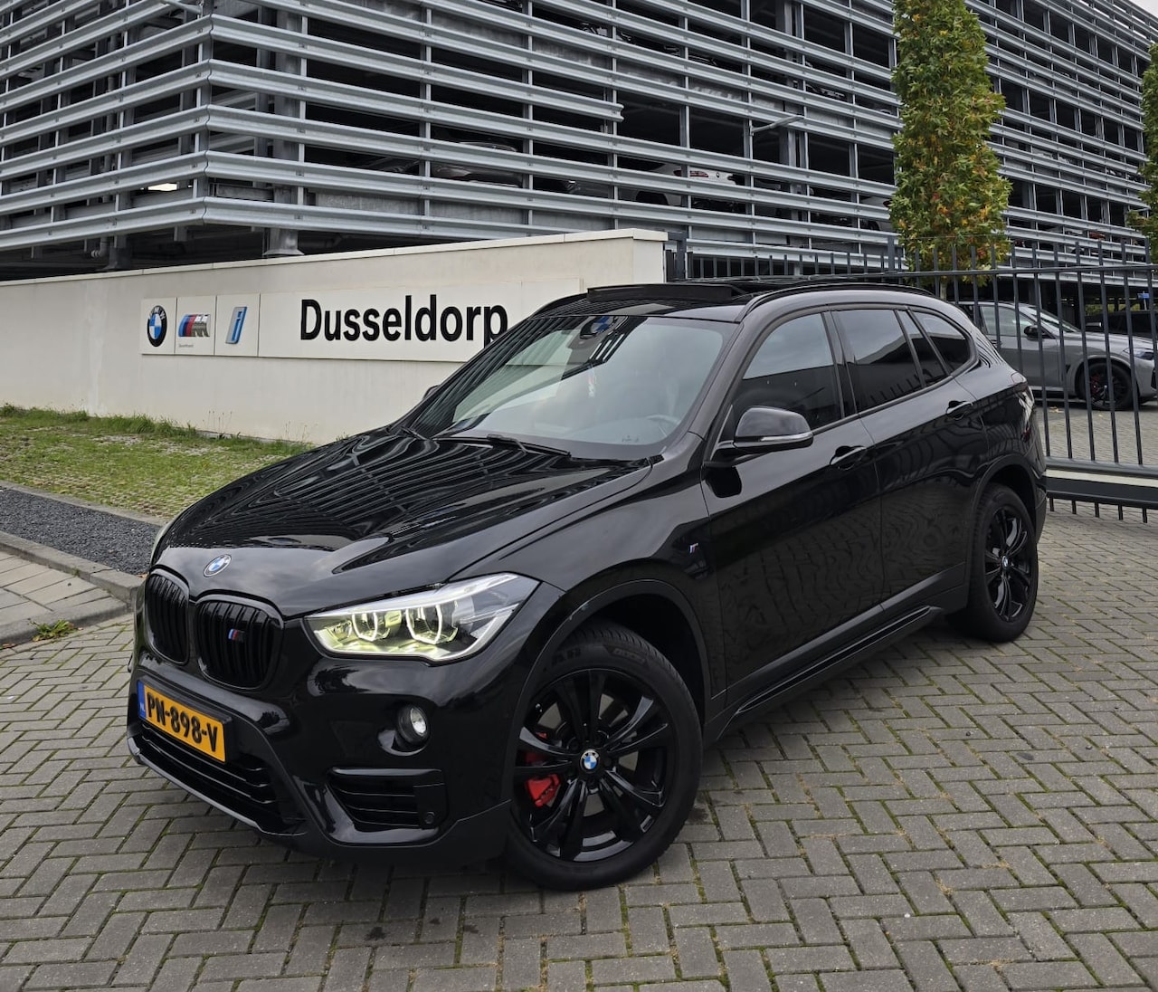 BMW X1 - 2.0i sDrive High Executive Prachtige BMW X1 Sport Line - Full option! - AutoWereld.nl