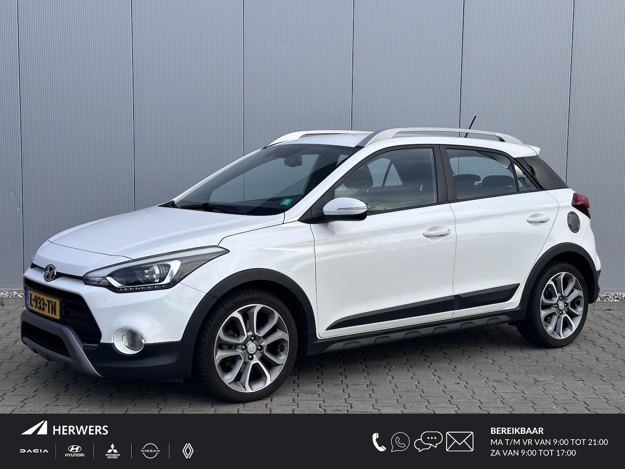 Hyundai i20 - 1.0 T-GDI Essence / Navigatie / All-Season banden / Camera / Dealer onderhouden - AutoWereld.nl