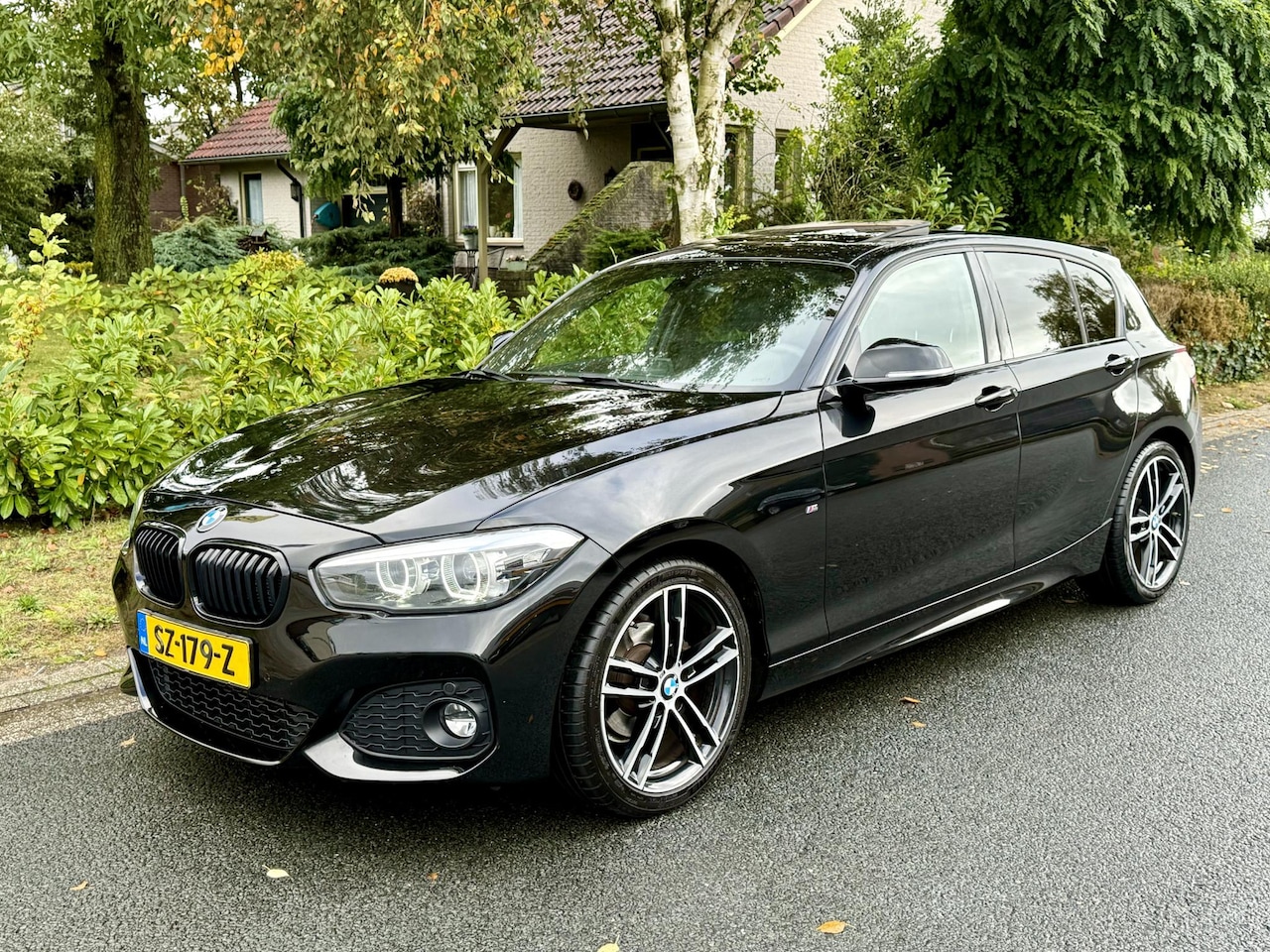 BMW 1-serie - 118i M-Sport Automaat•Pano•Leder - AutoWereld.nl