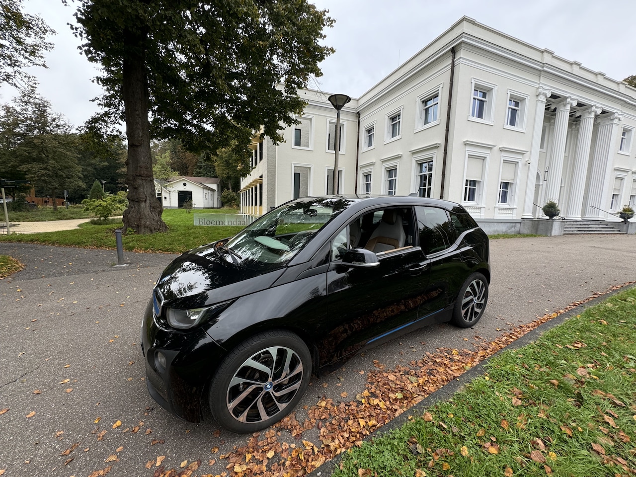 BMW i3 - 1e EIG, HALFLEDER 170 PK 94Ah 33 kWh - AutoWereld.nl