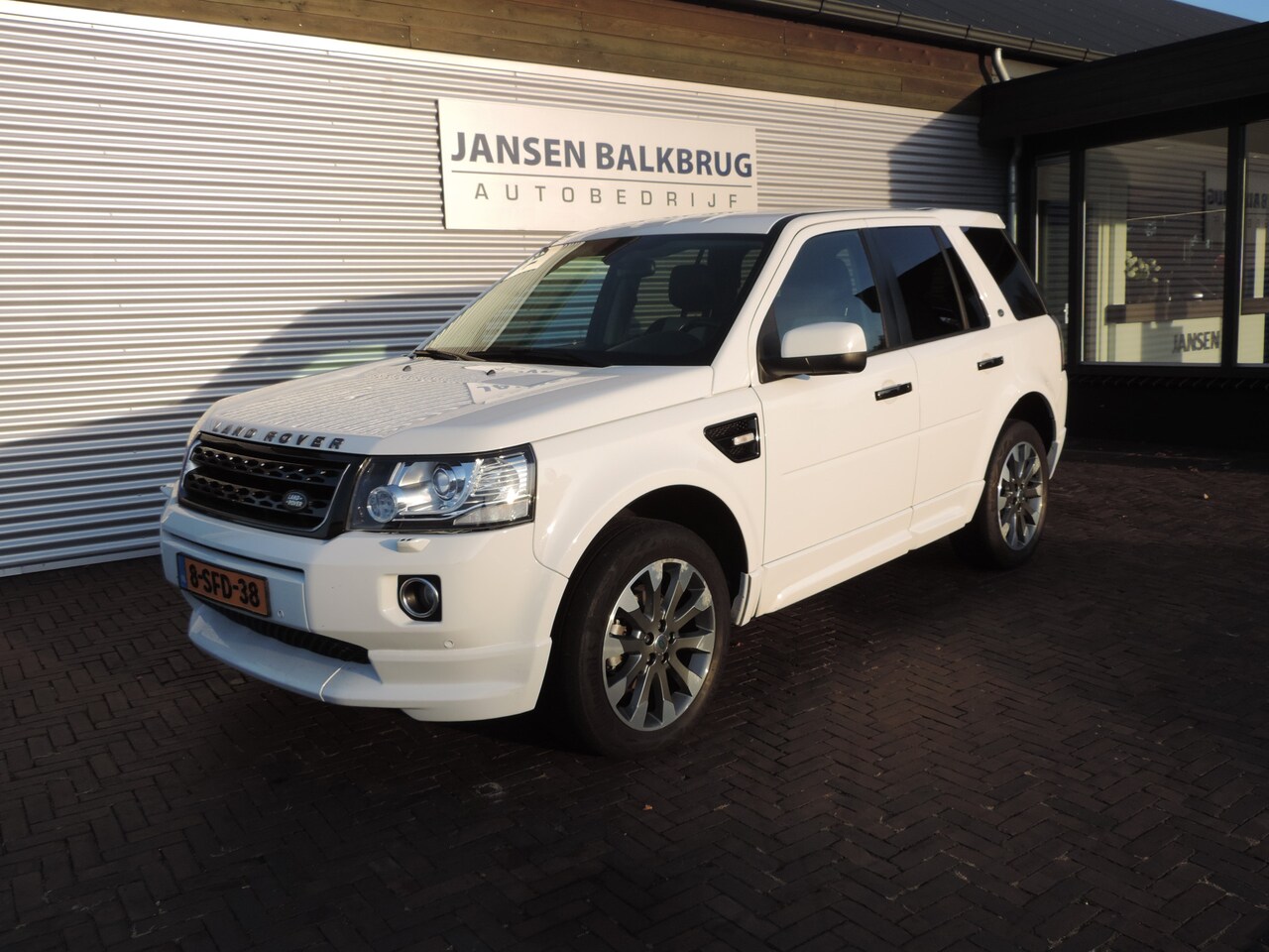 Land Rover Freelander - 2.2 SD4 Dynamic 2.2 SD4 Dynamic - AutoWereld.nl