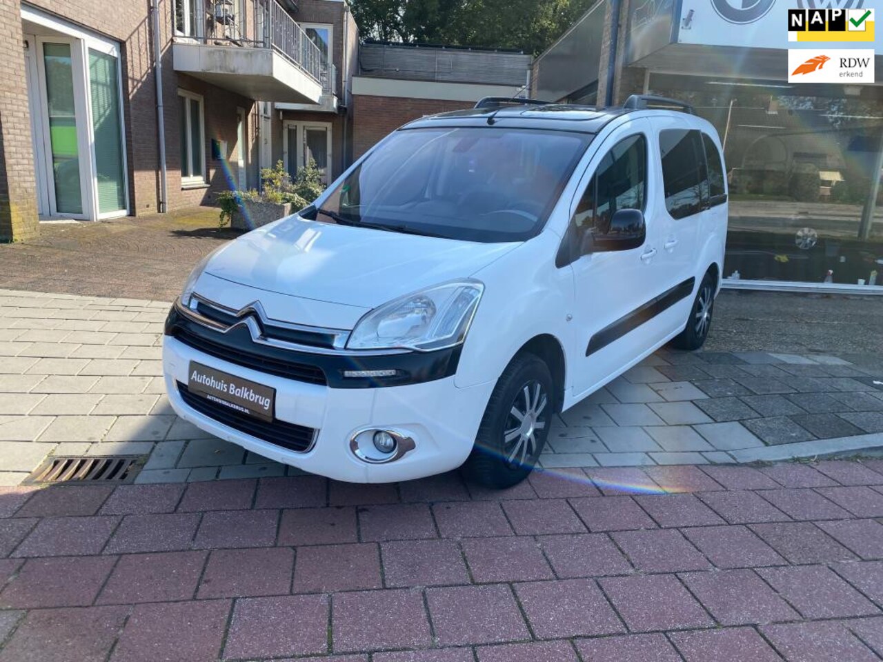 Citroën Berlingo - 1.6 VTi XTR Premium Panoramadak airco el ramen 84146 km - AutoWereld.nl