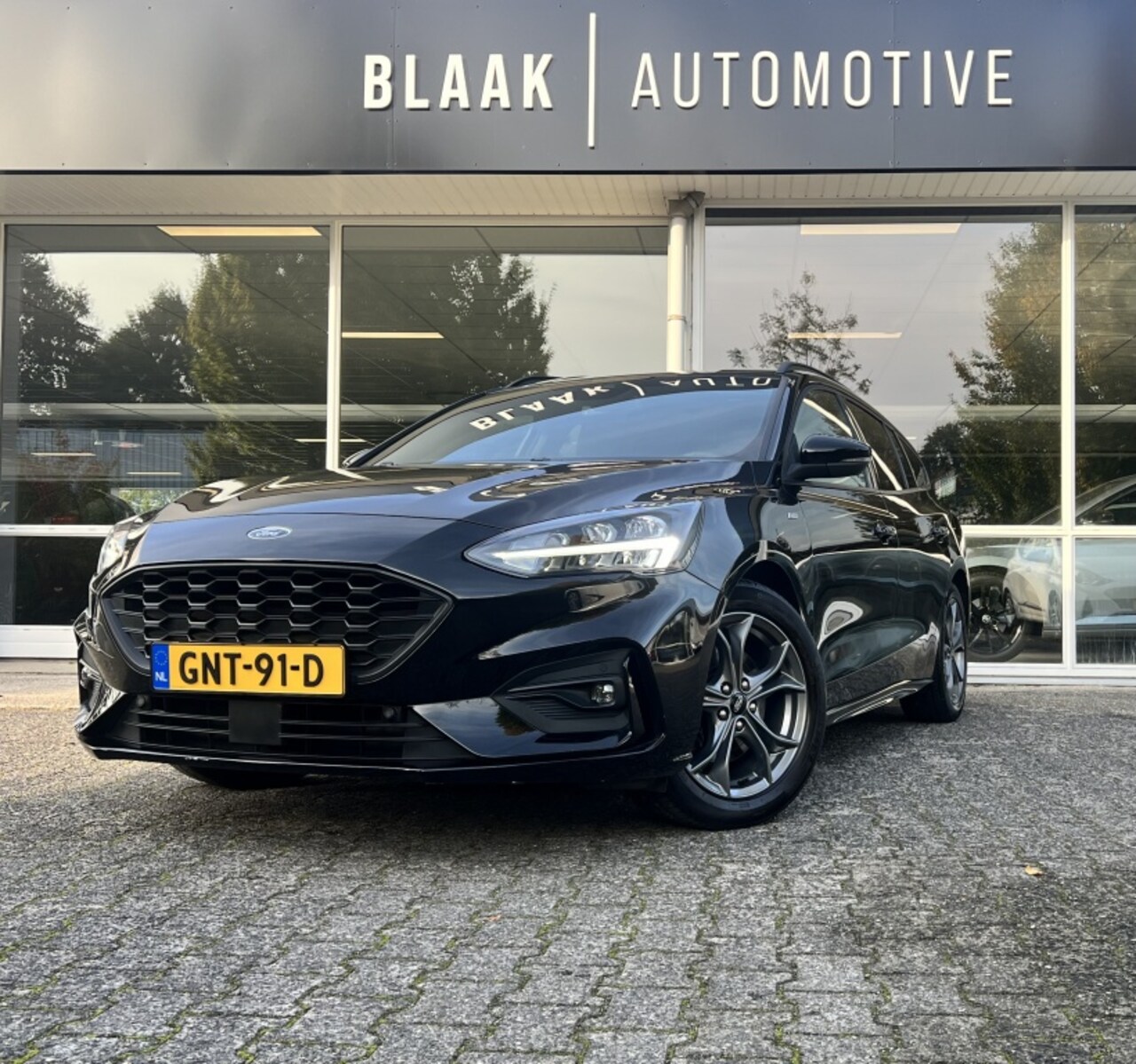 Ford Focus Wagon - 1.0 EBH ST L. Bns - AutoWereld.nl