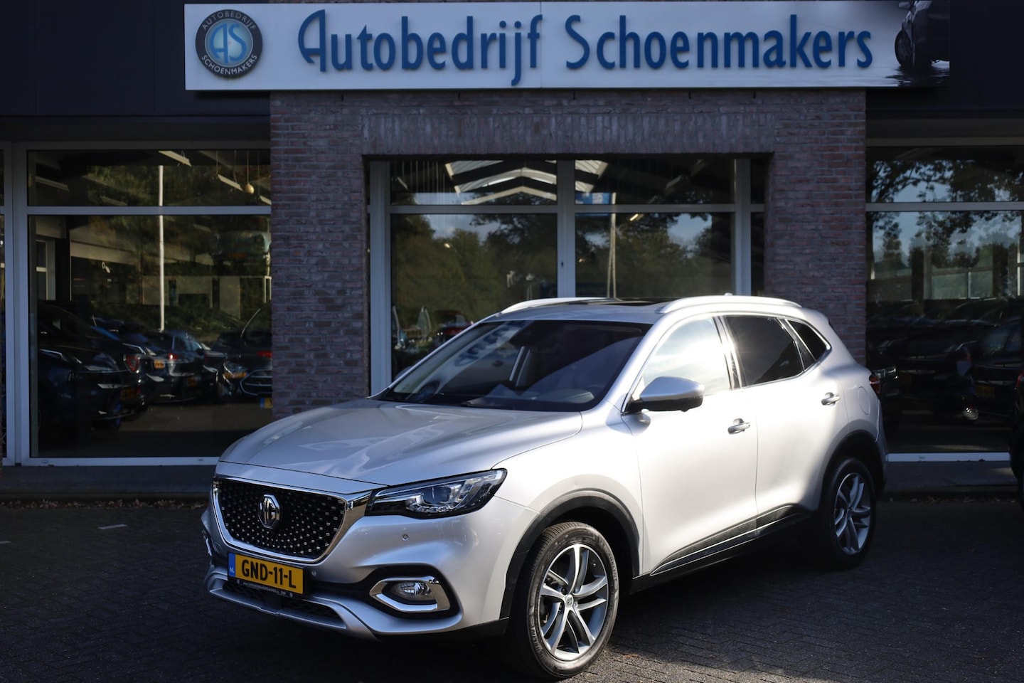 MG EHS - 1.5 TGDI Luxury PANO 360CAMERA LEER DAB CARPLAY NAVI STOELVERWARMING SFEERVERLICHTING 18"L - AutoWereld.nl