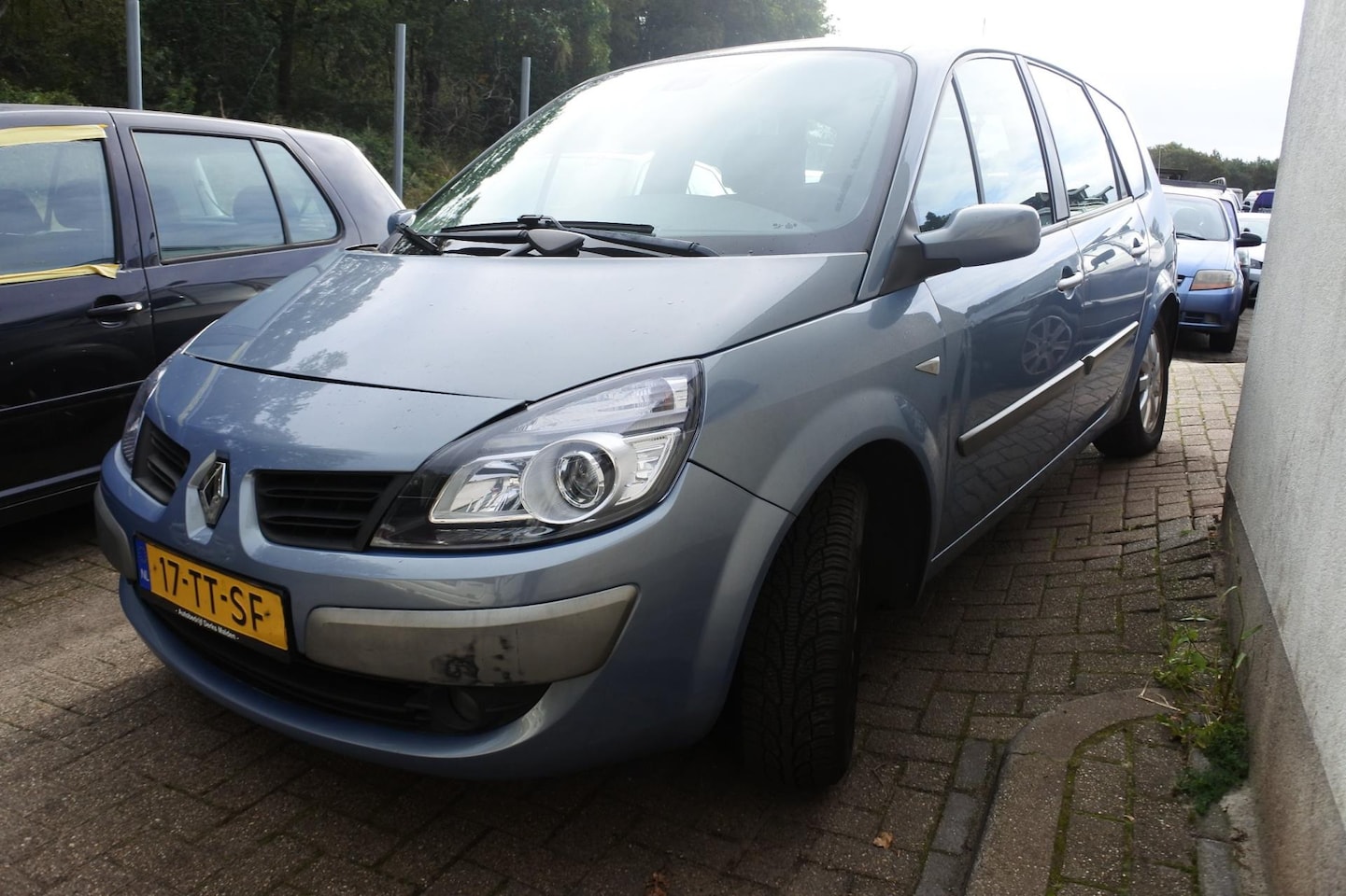 Renault Grand Scénic - 2.0-16V Dynamique automaat apk 16-6-2025 - AutoWereld.nl