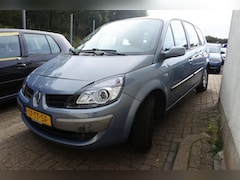 Renault Grand Scénic - 2.0-16V Dynamique automaat apk 16-6-2025