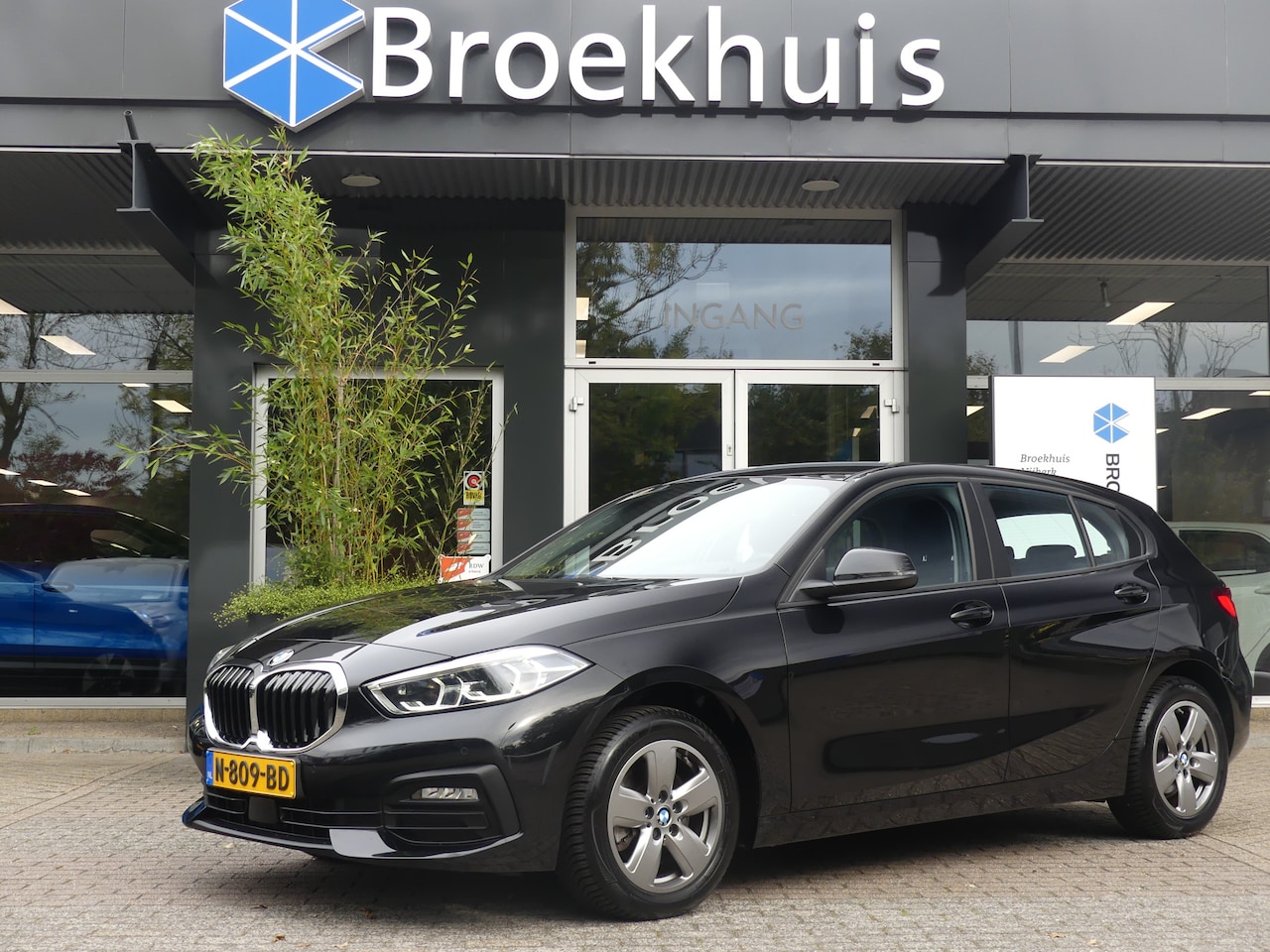 BMW 1-serie - 118i Business Edition Automaat | NAVI | APPLE CARPLAY/ANDROID AUTO | - AutoWereld.nl