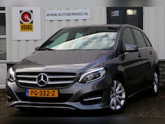 Mercedes-Benz B-klasse - 180 Ambition Automaat*NL-Auto*Perfect Onderh.*Trekhaak/Sportstoelen/Stoelverw./Camera/LED/