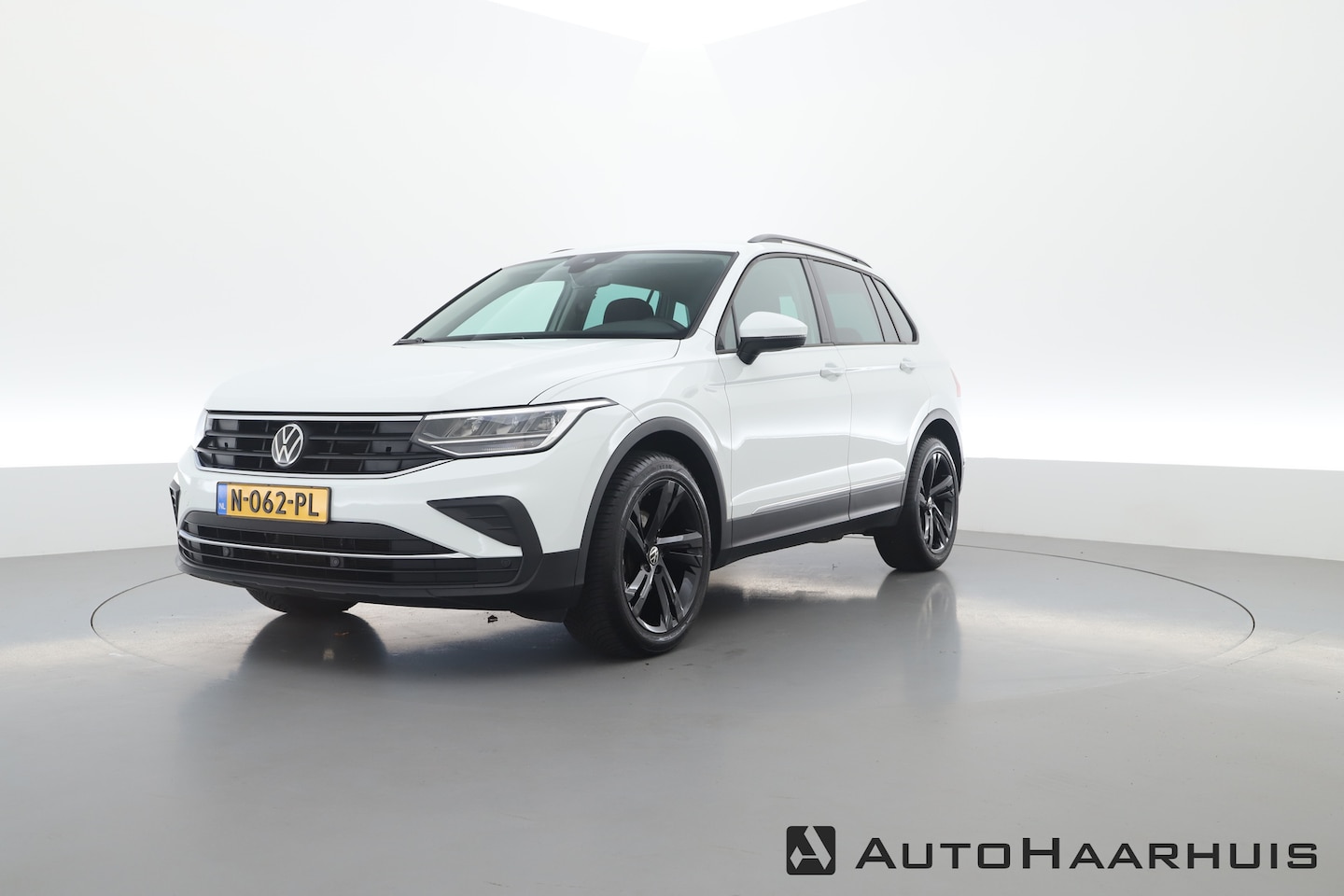 Volkswagen Tiguan - 1.5 TSI | Navi | Stoel- Stuurverw. | Adapt. Cruise | 19'' | Elek. Achterklep - AutoWereld.nl