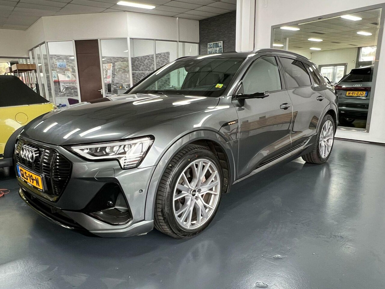 Audi e-tron - 55 quattro 3x S Line edition 95 kWh - AutoWereld.nl