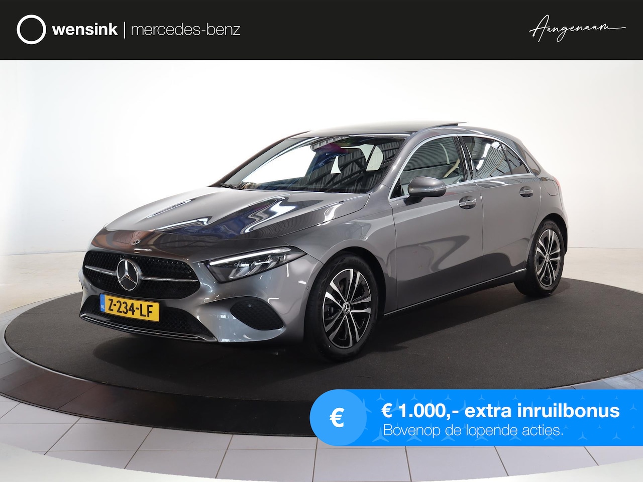 Mercedes-Benz A-klasse - 180 Star Edition | Panorama dak | Led koplampen | Getint glas | Zwarte dakhemel - AutoWereld.nl