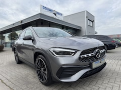 Mercedes-Benz GLA-Klasse - 250 e AMG Pano-Dak | Distronic | Night | Elekt.Klep |