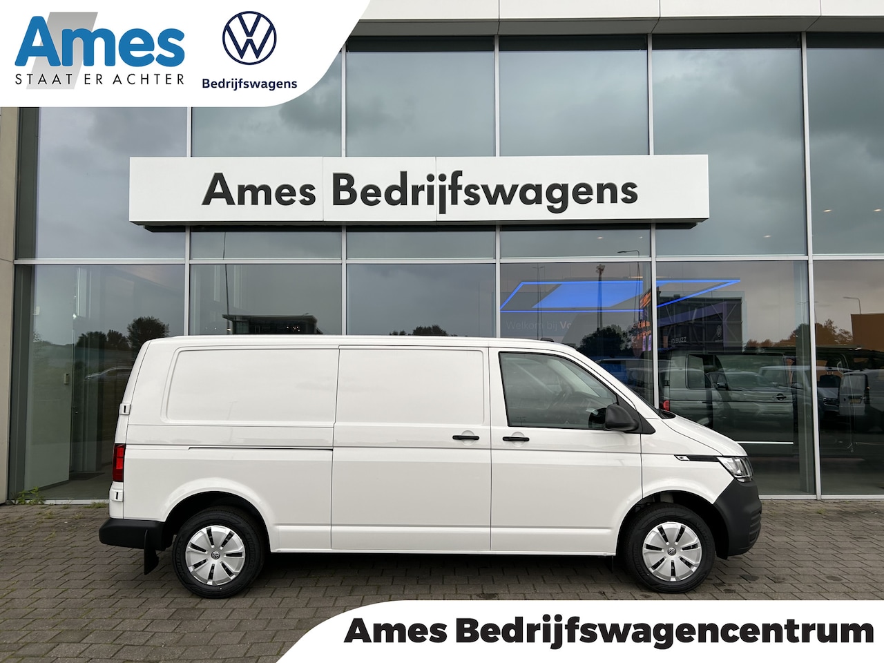 Volkswagen Transporter - 2.0 TDI L2H1 28 bestelwagen 110 pk | Airco | Bank | Radio Bluetooth - AutoWereld.nl