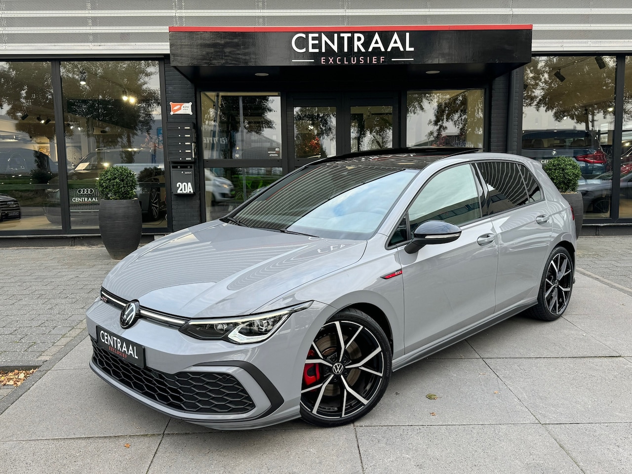 Volkswagen Golf - 2.0 TSI GTI 245PK|Pano|ACC|Pdc|Carplay|Navi|Ambient Light - AutoWereld.nl