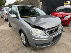 Volkswagen Polo - 1.2 Optive