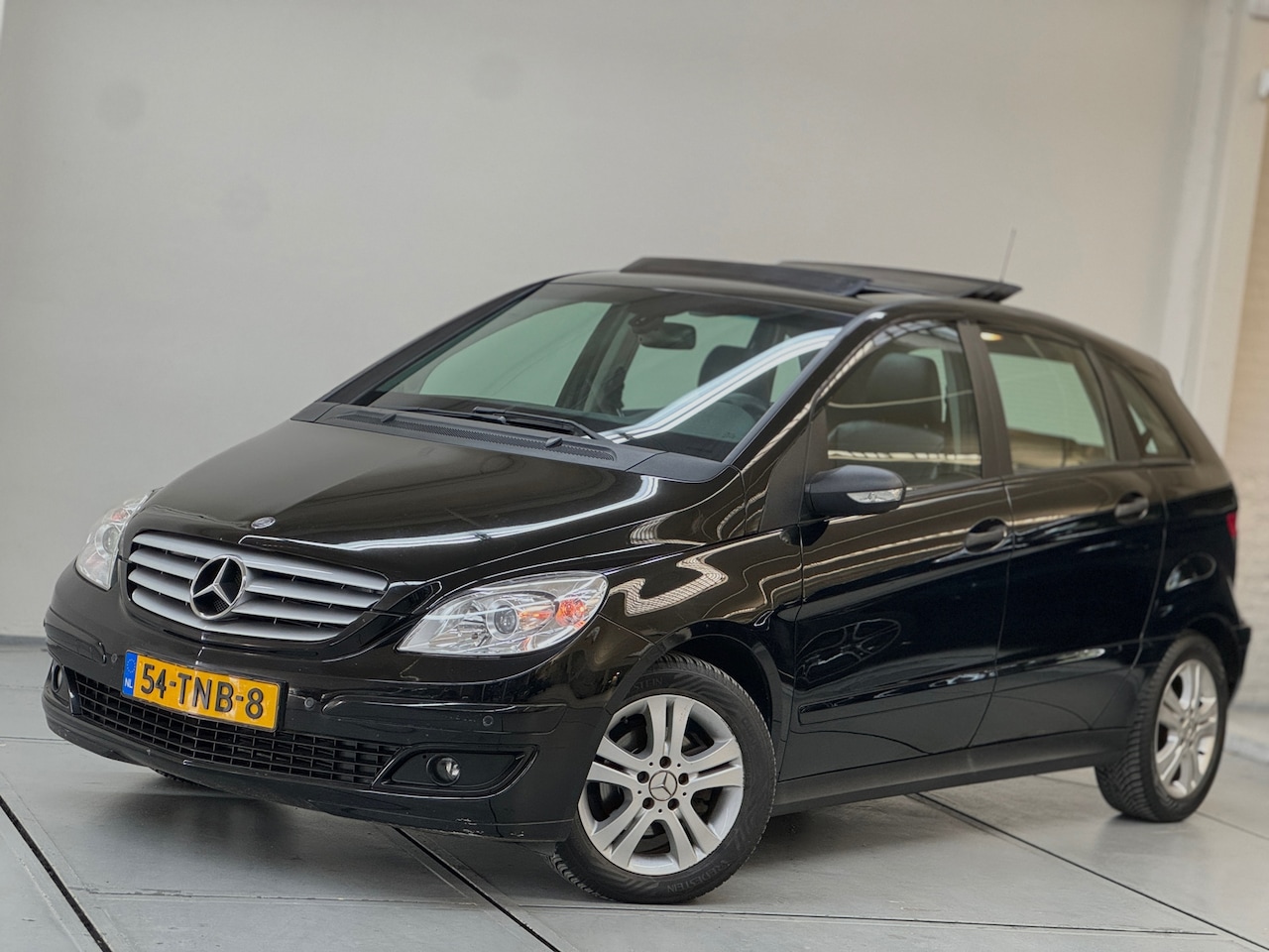 Mercedes-Benz B-klasse - 150 Automaat Leer Panodak - AutoWereld.nl