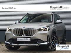 BMW iX1 - eDrive20 xLine - Trekhaak - Driving + Parking Ass Plus - Head-Up - Adaptive LED