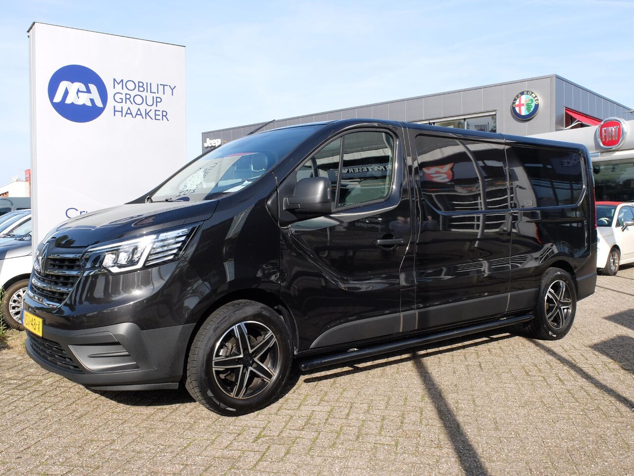 Renault Trafic - 2.0 dCi 150 T30 L2H1 Comfort - AutoWereld.nl