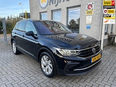 Volkswagen Tiguan - 1.5 TSI Life Business / Camera / PDC V+A / Carplay / Add Cruise / Telefoon / Navigatie / C