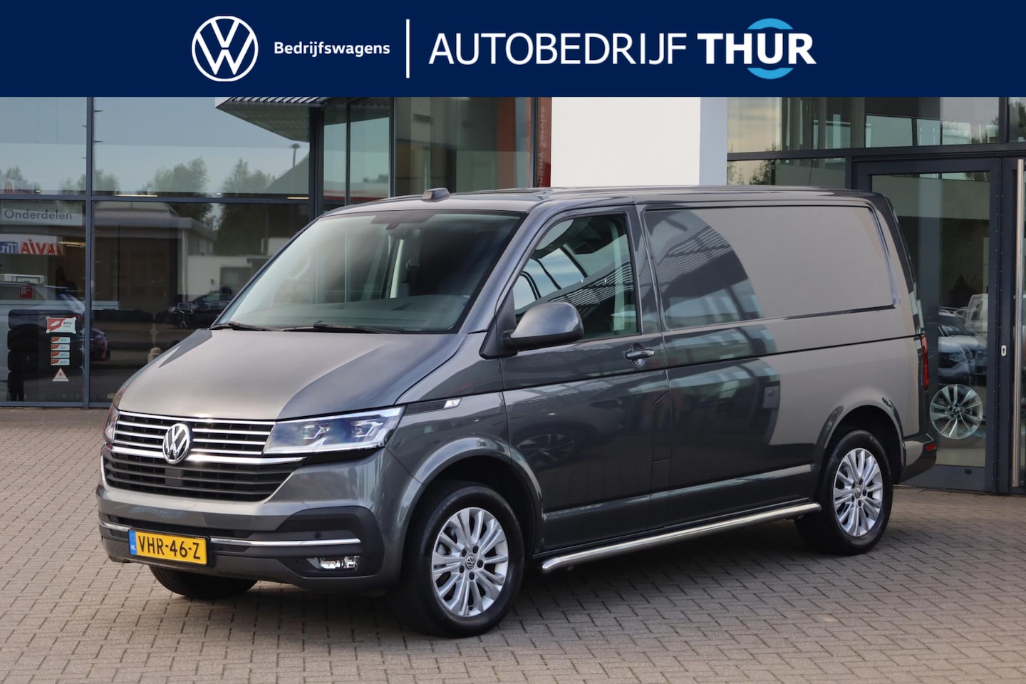 Volkswagen Transporter - 2.0 TDI L1H1 28 Bulli 150PK / 110kW DSG, Navigatie, style pakket, comfortstoelen, trekhaak - AutoWereld.nl