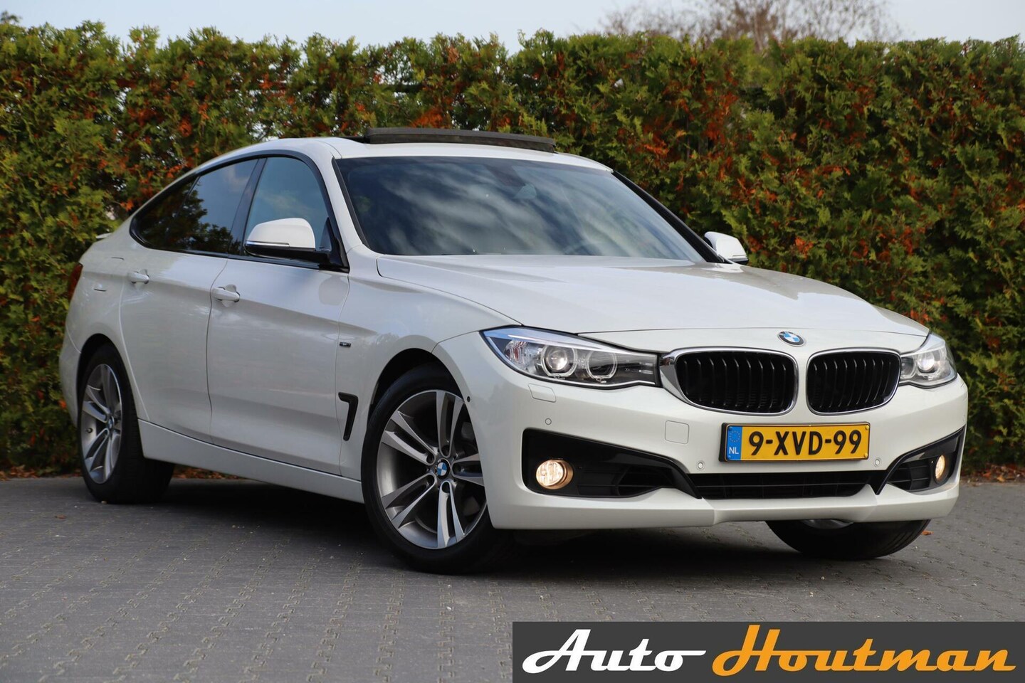 BMW 3-serie Gran Turismo - 320i High Executive Panodak|Camera|Ecc|Navi|Leder|Cruise|Lmv|Dealeronderhouden - AutoWereld.nl