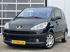 Peugeot 1007 - 1.4 Gentry | Airco | Hoge instap | Schuifdeuren | Nieuwe distributieriem | Schuif/kantel d