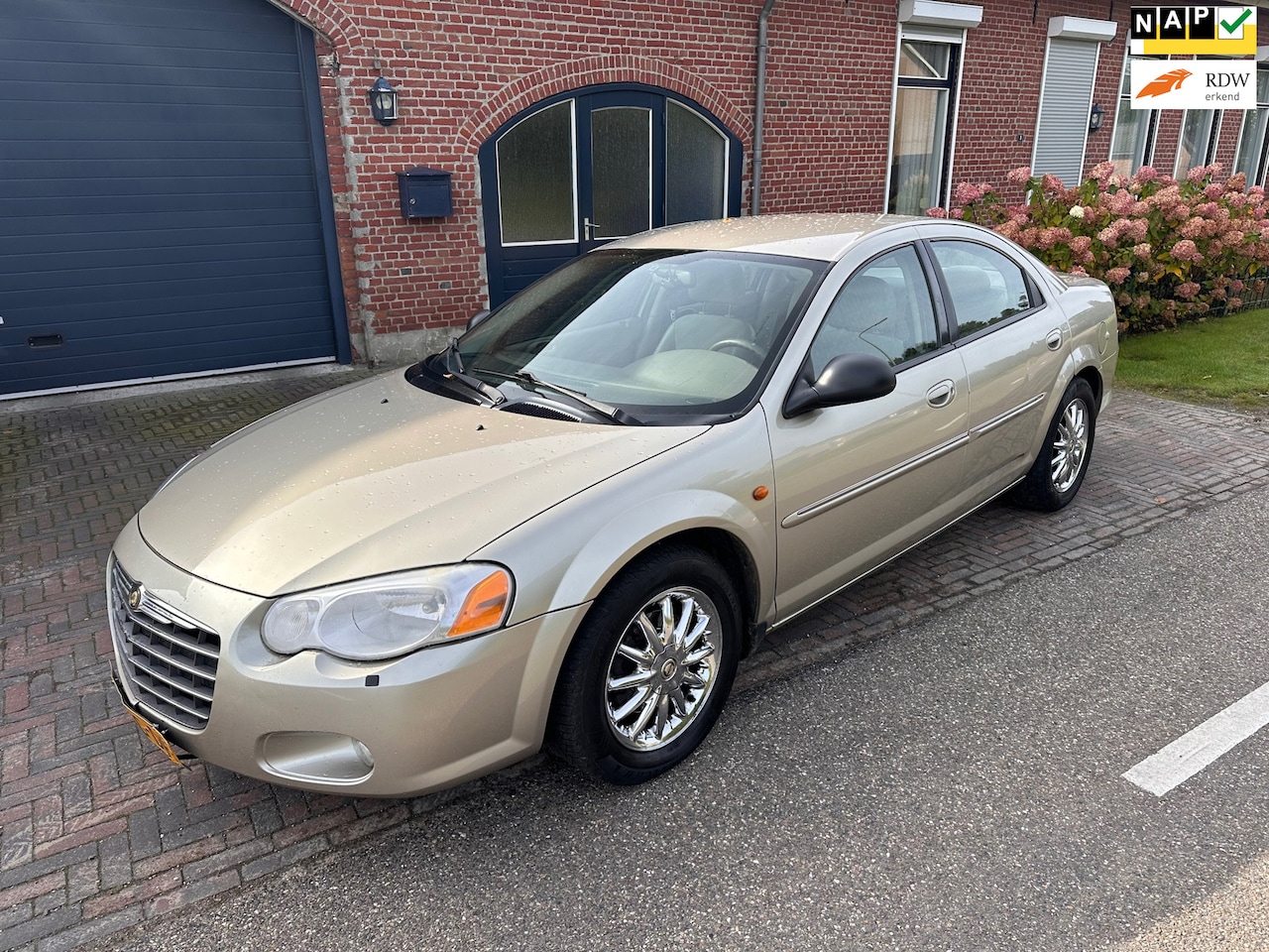 Chrysler Sebring - 2.7i V6 Limited apk t/m 25-01-2025 - AutoWereld.nl