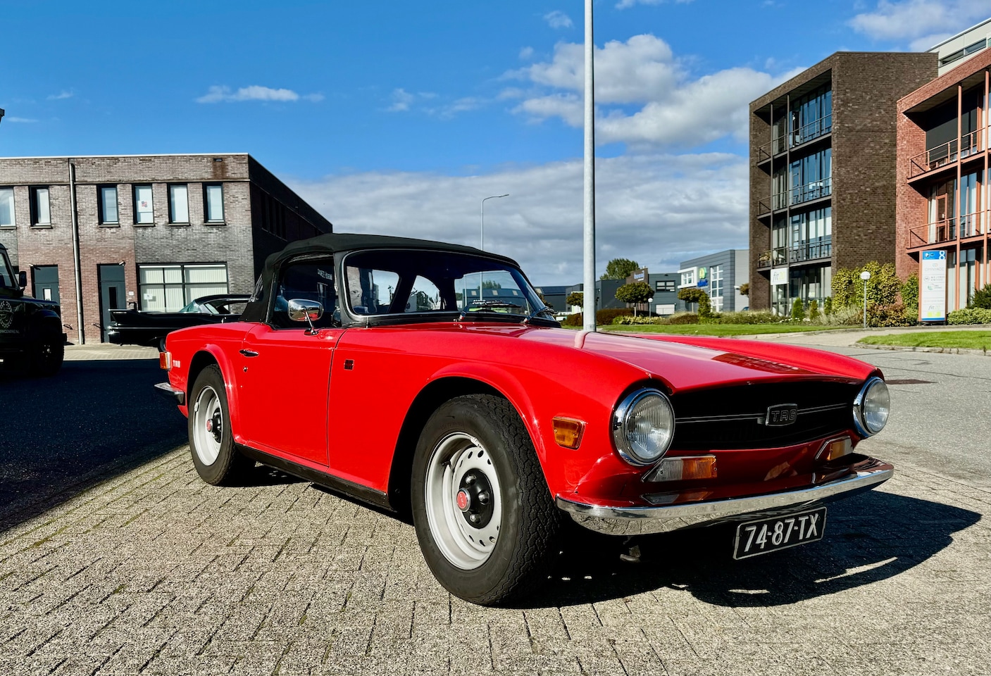 Triumph TR6 - Soft Top PI 150PK - AutoWereld.nl