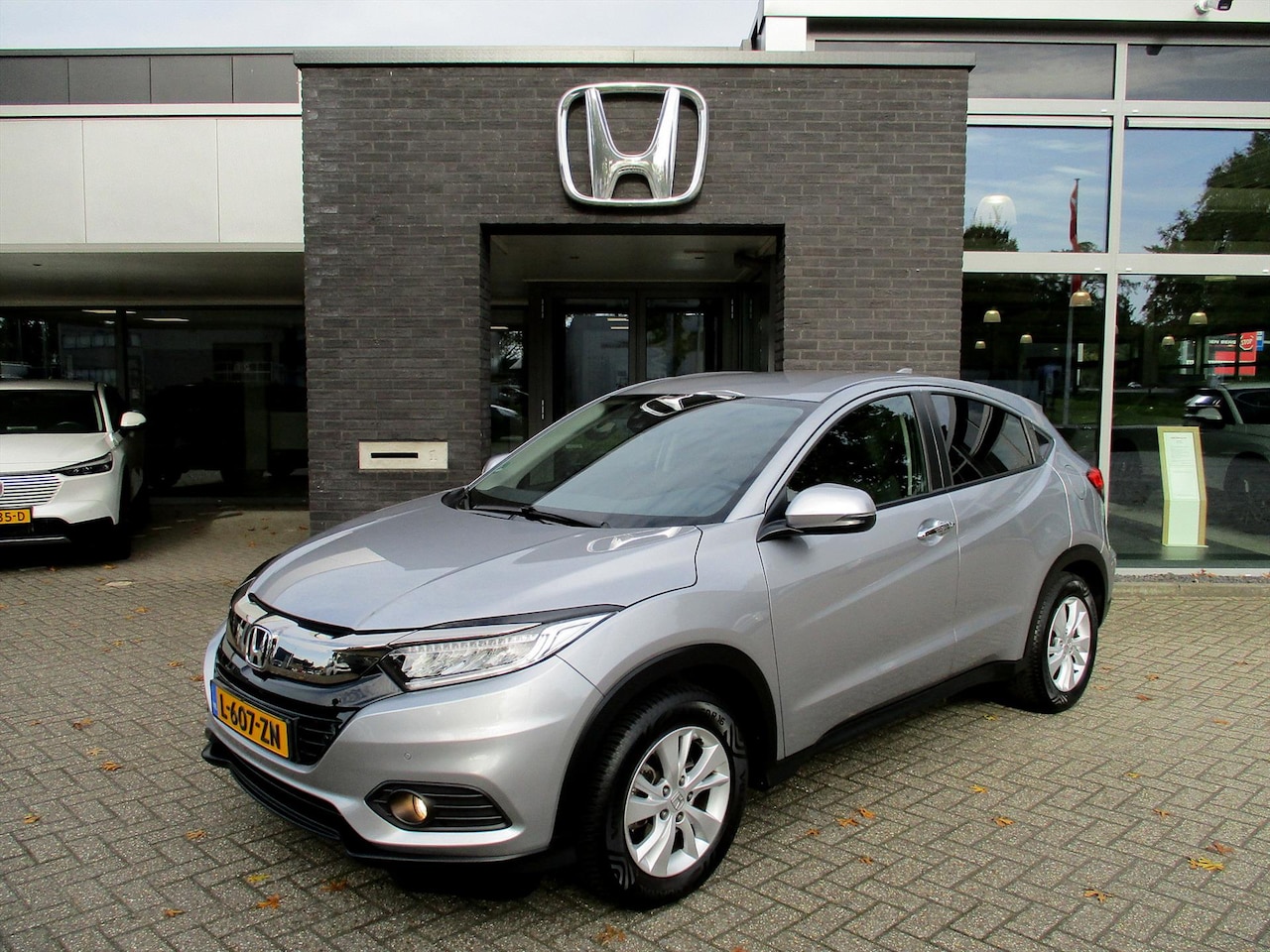 Honda HR-V - 1.5 i-VTEC -CVT Elegance | Rijklaar - AutoWereld.nl