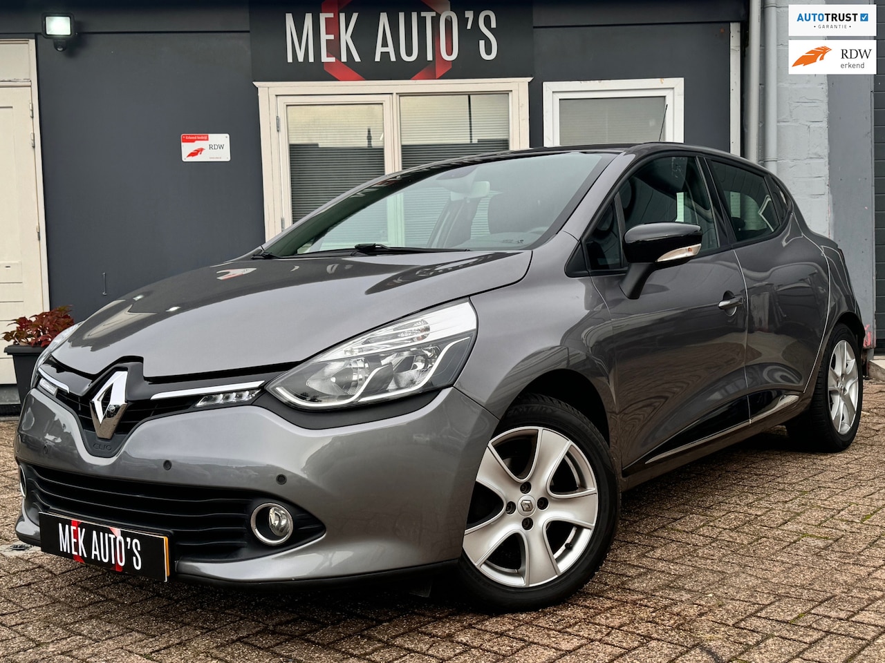 Renault Clio - 1.2 Expression|Automaat|Airco|Navi|Cruise|Trekhaak - AutoWereld.nl