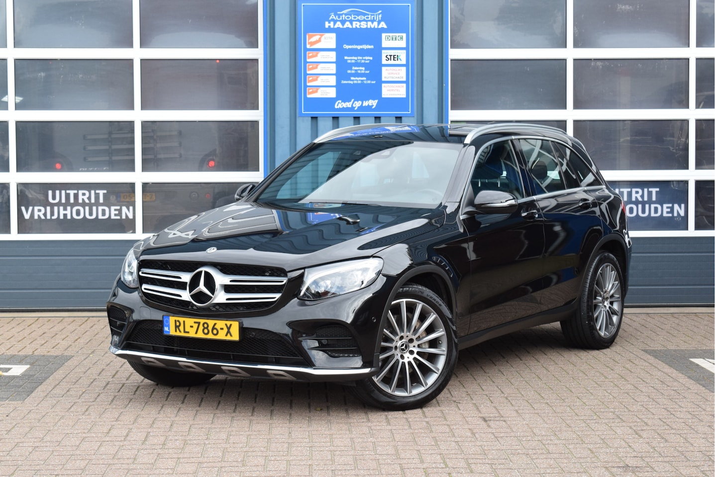 Mercedes-Benz GLC-klasse - 250 4MATIC Premium AMG Trekhaak Leer Navi - AutoWereld.nl