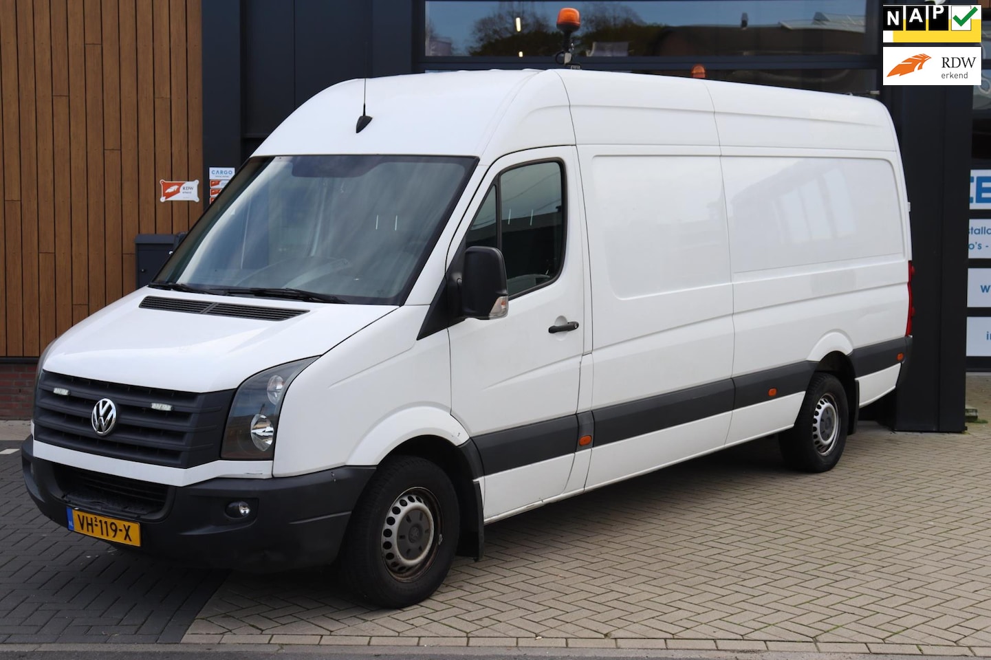 Volkswagen Crafter - 35 2.0 TDI L3H2 BM | NAP | 163PK | Climate Control | Bluetooth | Multimedia - AutoWereld.nl