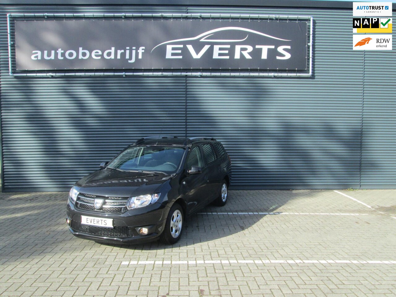 Dacia Logan MCV - 0.9 TCe Prestige dealer onderhouden zeer nette en complete auto erg veel ruimte voor weini - AutoWereld.nl