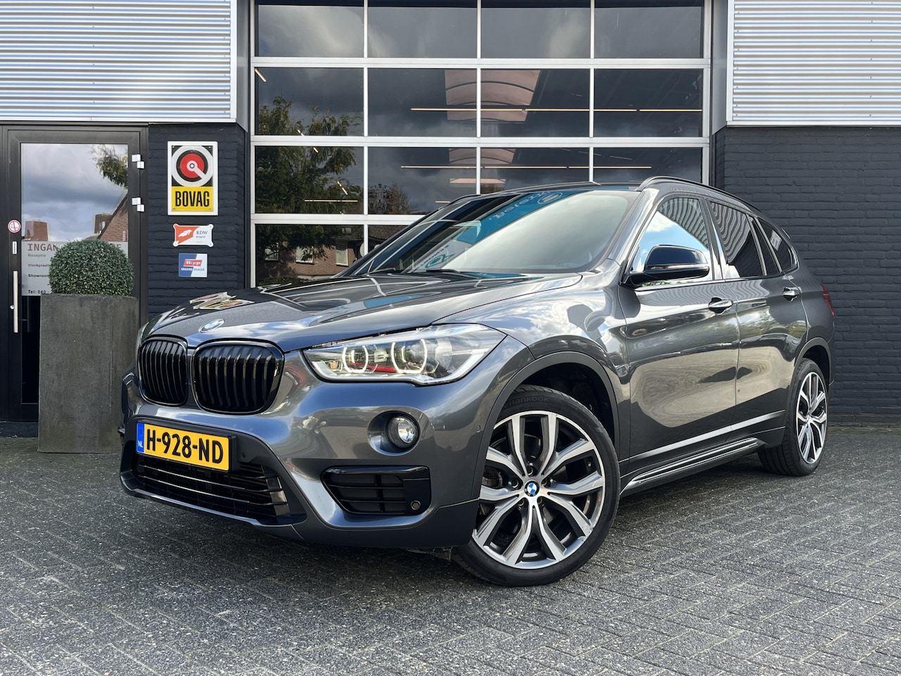 BMW X1 - xDrive20i M Sport, Automaat, Trekhaak, Head up display, - AutoWereld.nl