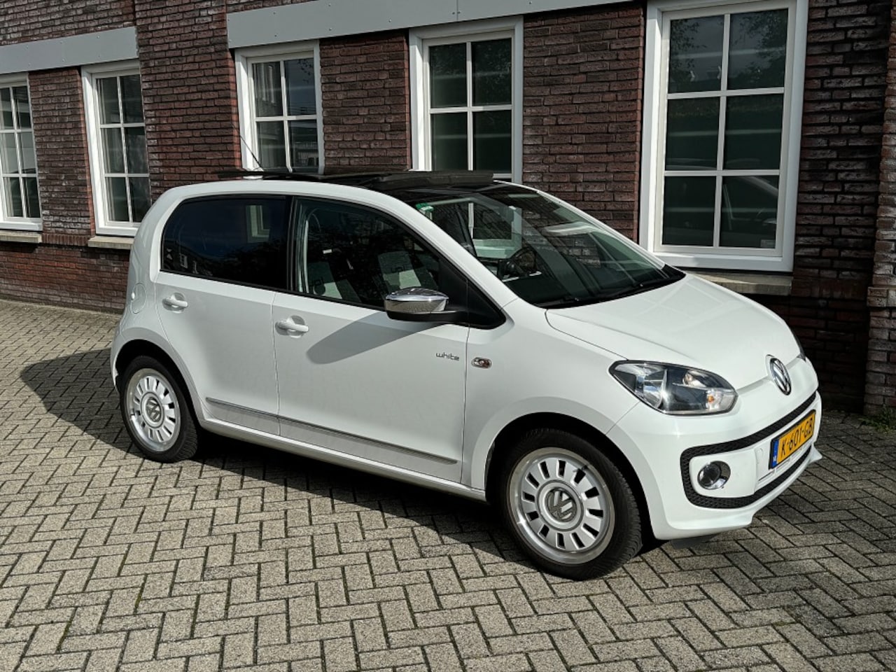 Volkswagen Up! - 1.0 high up! Grib Automotive B.V. - AutoWereld.nl