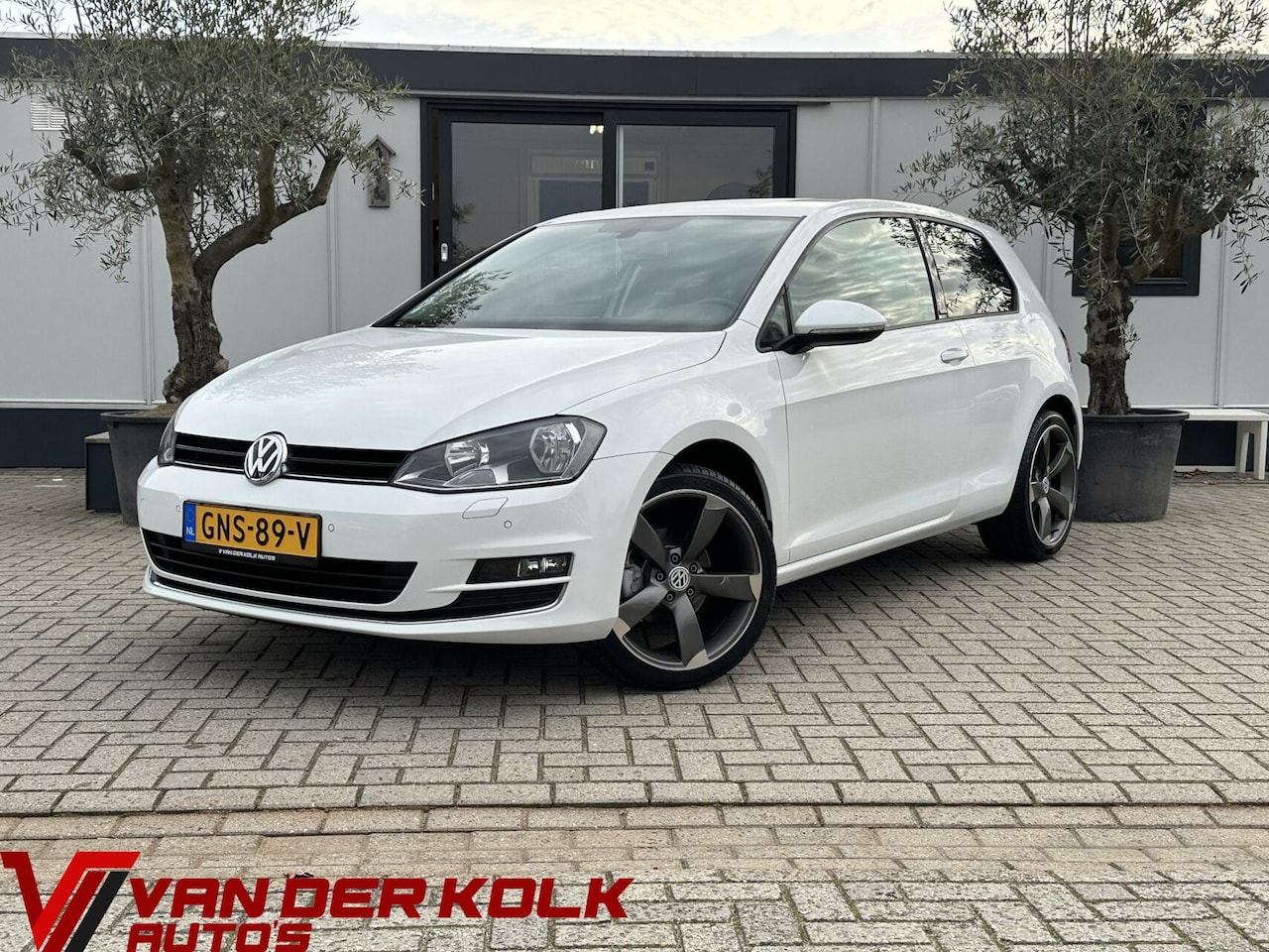 Volkswagen Golf - 1.2 TSI Allstar Navigatie CarPlay Climate Cruise Stoelverwarming - AutoWereld.nl