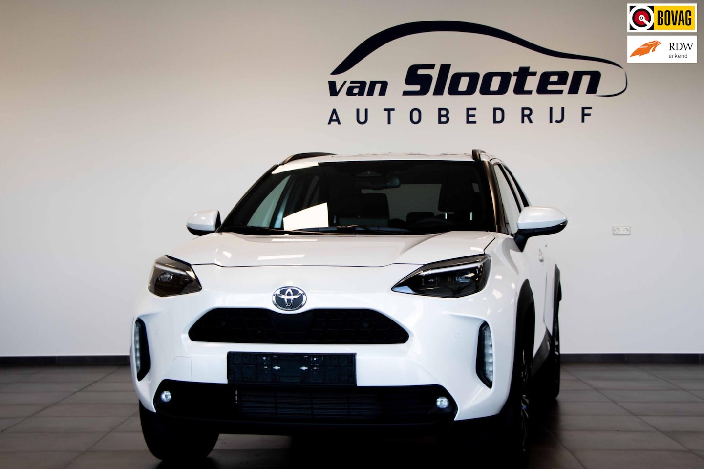 Toyota Yaris Cross - 1.5 HYBRID 130 TEAM D NAVI PDC CAMERA SAFETY PACK+WINTER PACK - AutoWereld.nl