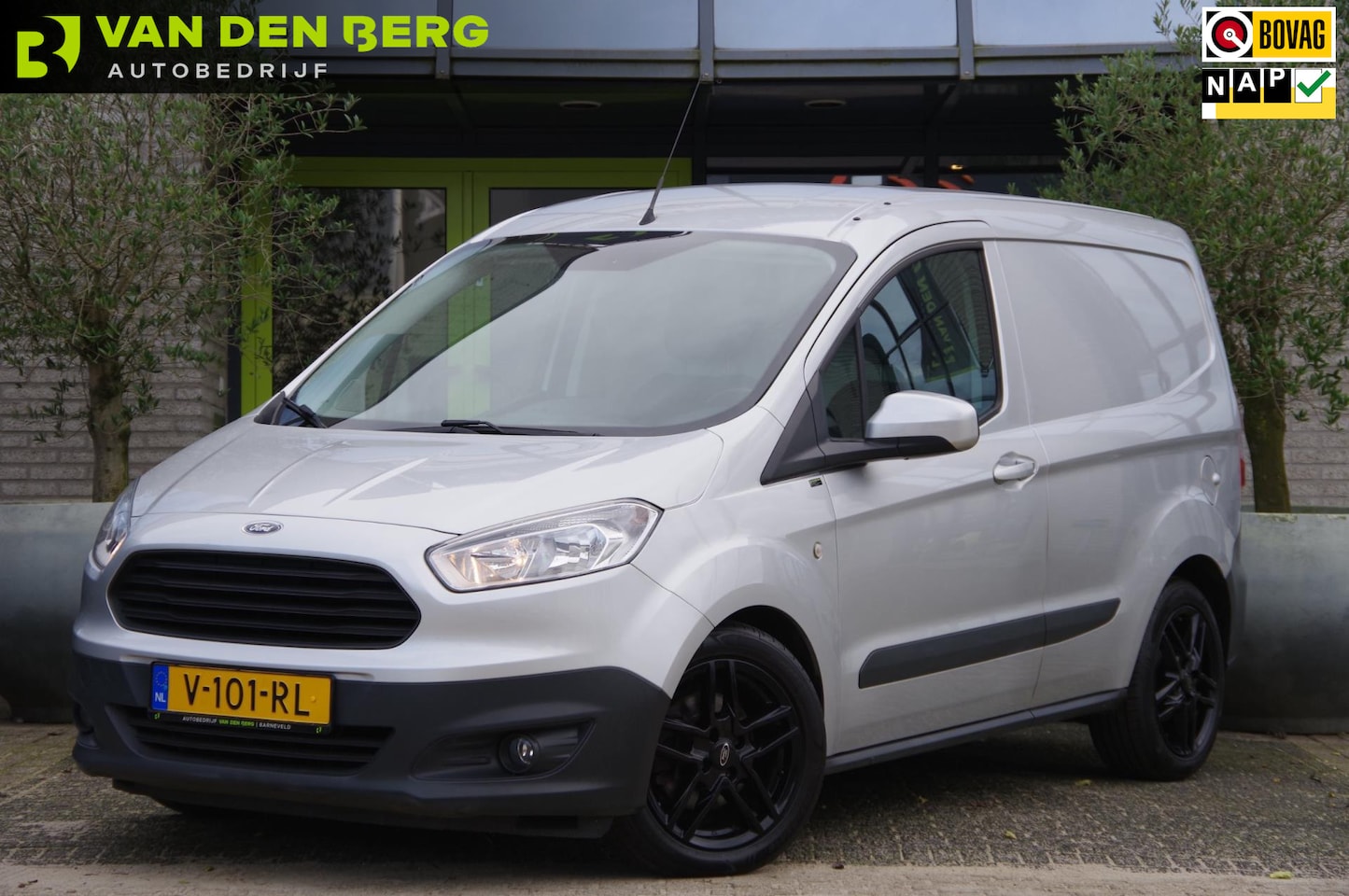 Ford Transit Courier - 1.5 TDCI 100PK, E6, AIRCO, CRUISE, NAVI, STOELVERWARMING, BLUETOOTH, SCHUIFDEUR, NL AUTO, - AutoWereld.nl