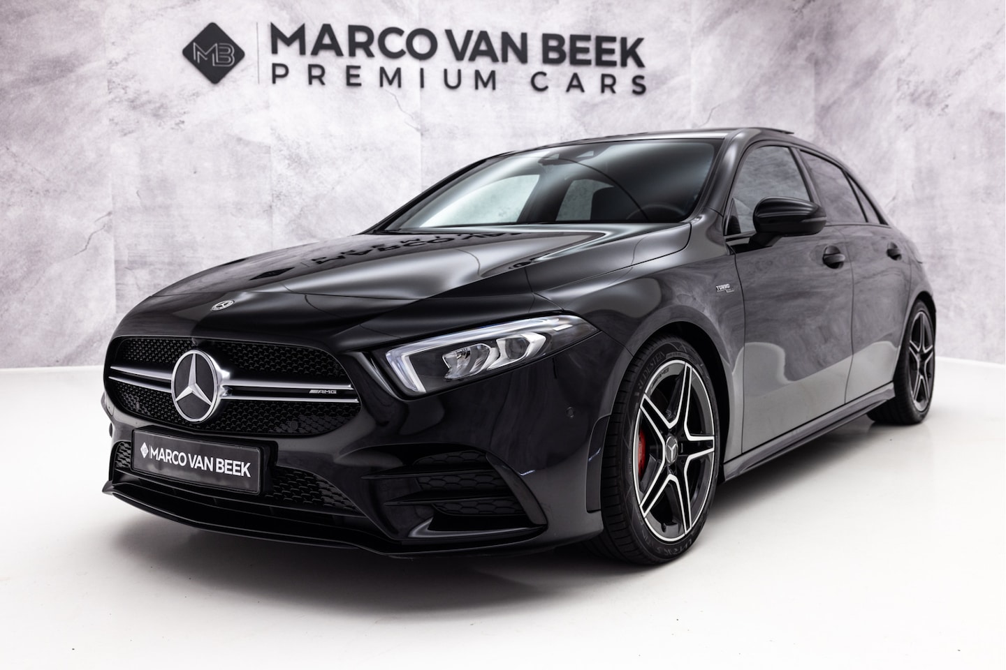 Mercedes-Benz A-klasse - AMG 35 4MATIC | Pano | Night | 19" | Carplay - AutoWereld.nl