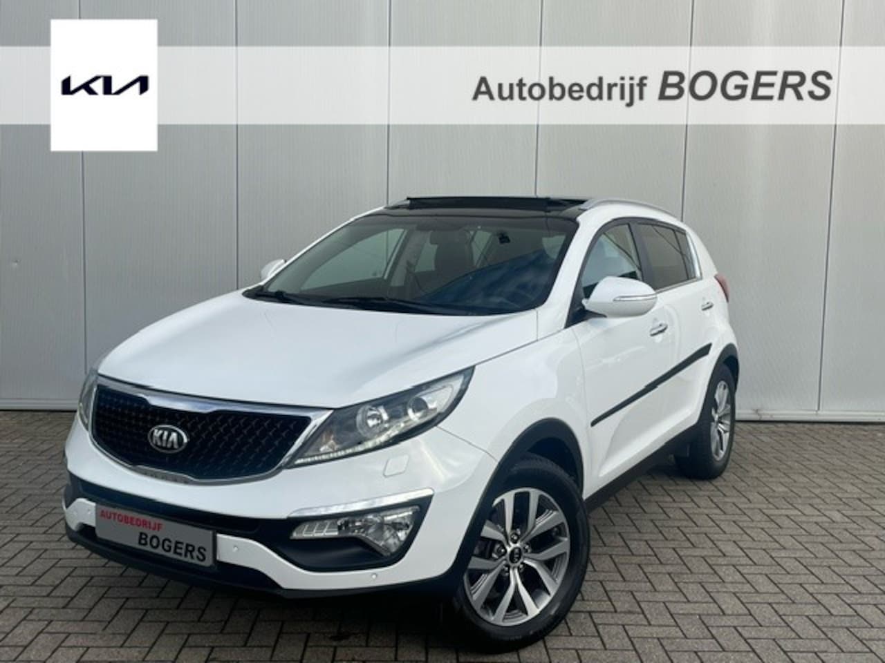 Kia Sportage - 1.6 GDI ExecutiveLine Navigatie, Schuifdak, Leder, 17"Lm, Trekhaak, Climate Control, Cruis - AutoWereld.nl