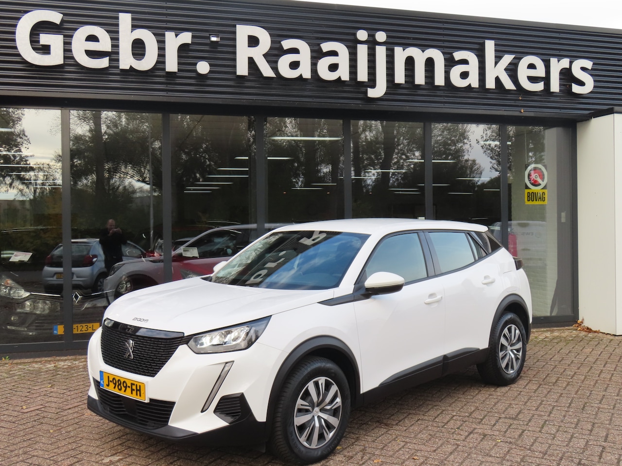 Peugeot 2008 - 1.2 PureTech Active*Navigatie*Airco* - AutoWereld.nl