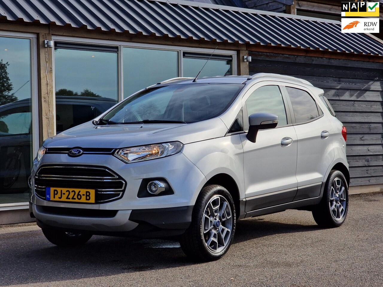 Ford EcoSport - 1.0 EcoBoost Titanium 1.0 EcoBoost Titanium (Trekhaak / Climate / Cruise / Dealeronderhouden) - AutoWereld.nl