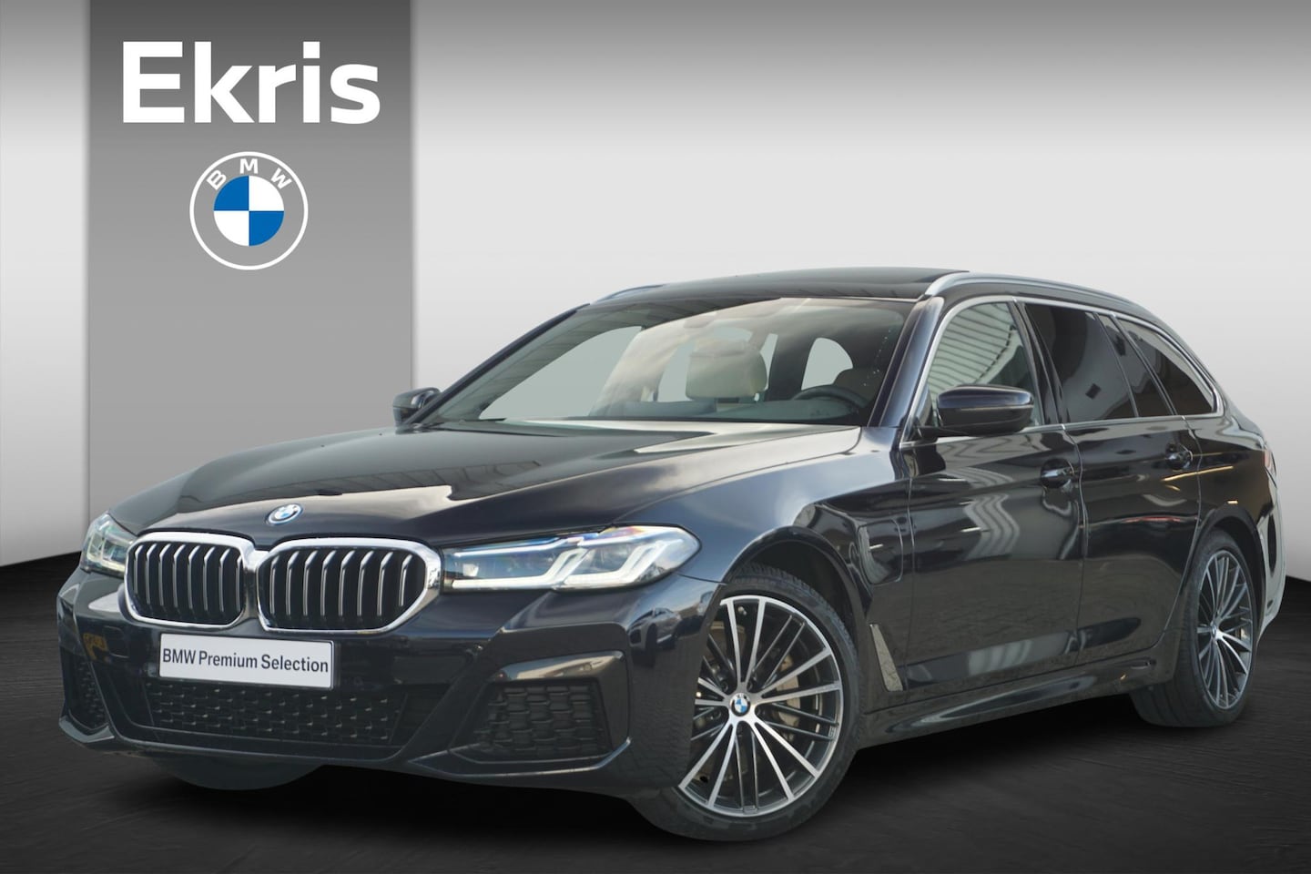 BMW 5-serie Touring - 530e M Sportpakket High Executive Panoramadak / HiFi System / Comfortstoelen / Laserlight - AutoWereld.nl