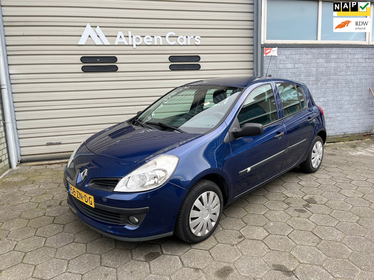 Renault Clio - 1.2-16V Special Line Airco / NAP / APK 10-2025 - AutoWereld.nl