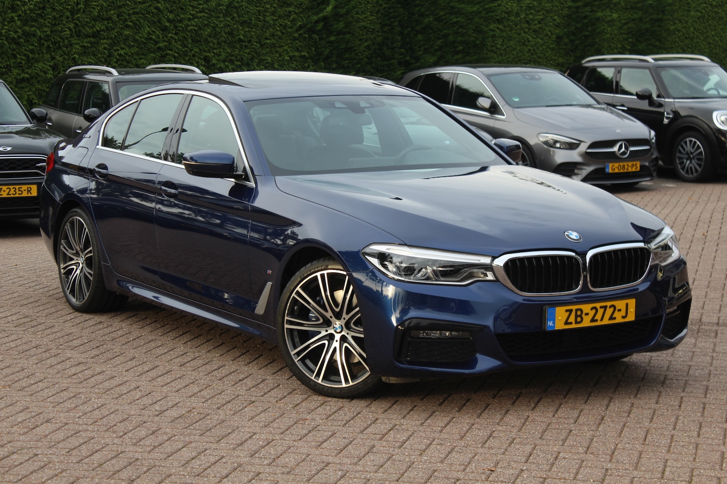 BMW 5-serie - 530e iPerformance High Exe. M Sport / Schuifdak / 360Camera / Leder / 18'' / Navigatie / D - AutoWereld.nl