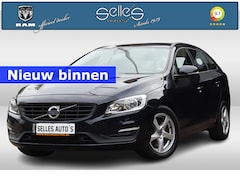 Volvo V60 - Kinetic | Stoelverwarming | Lichtmetalen velgen | Navigatie | Verwarmde voorruit